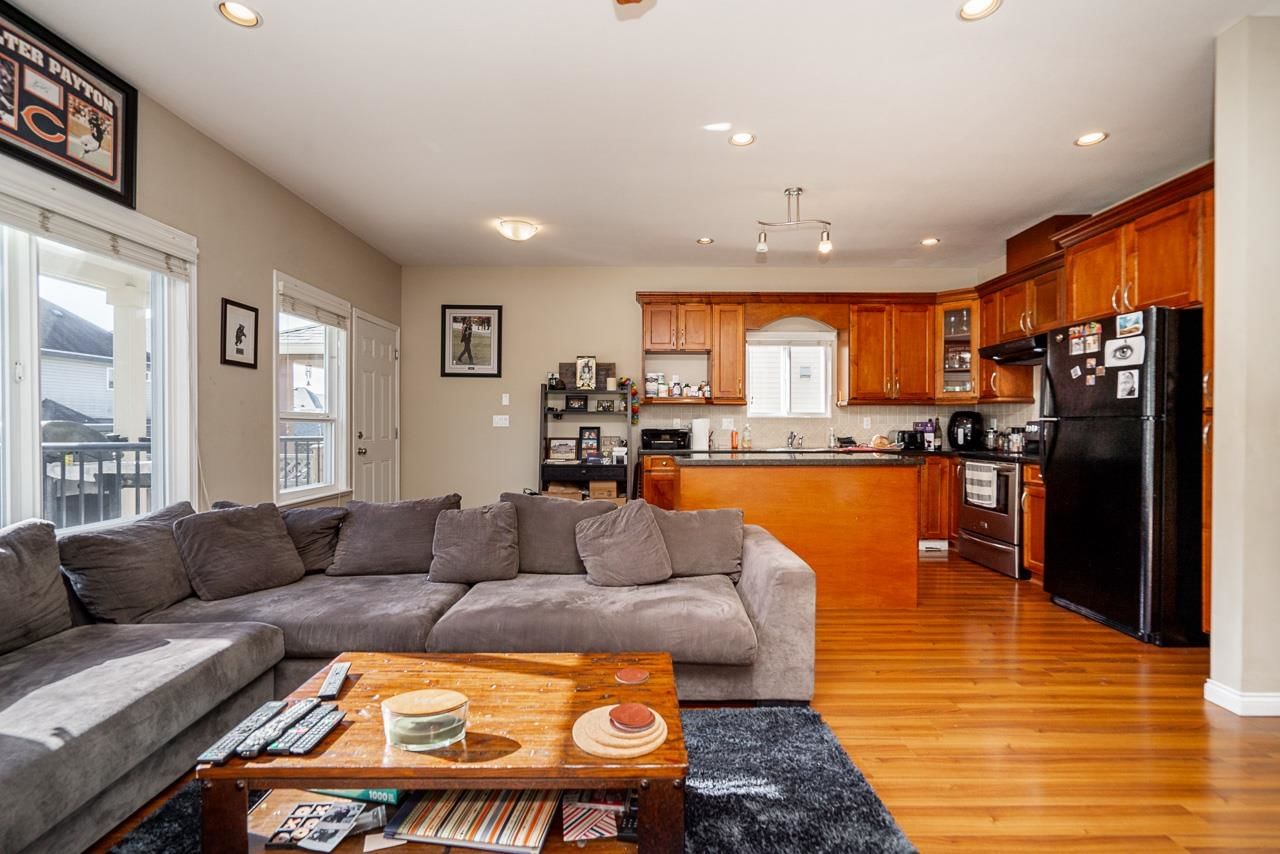 Listing Image 10