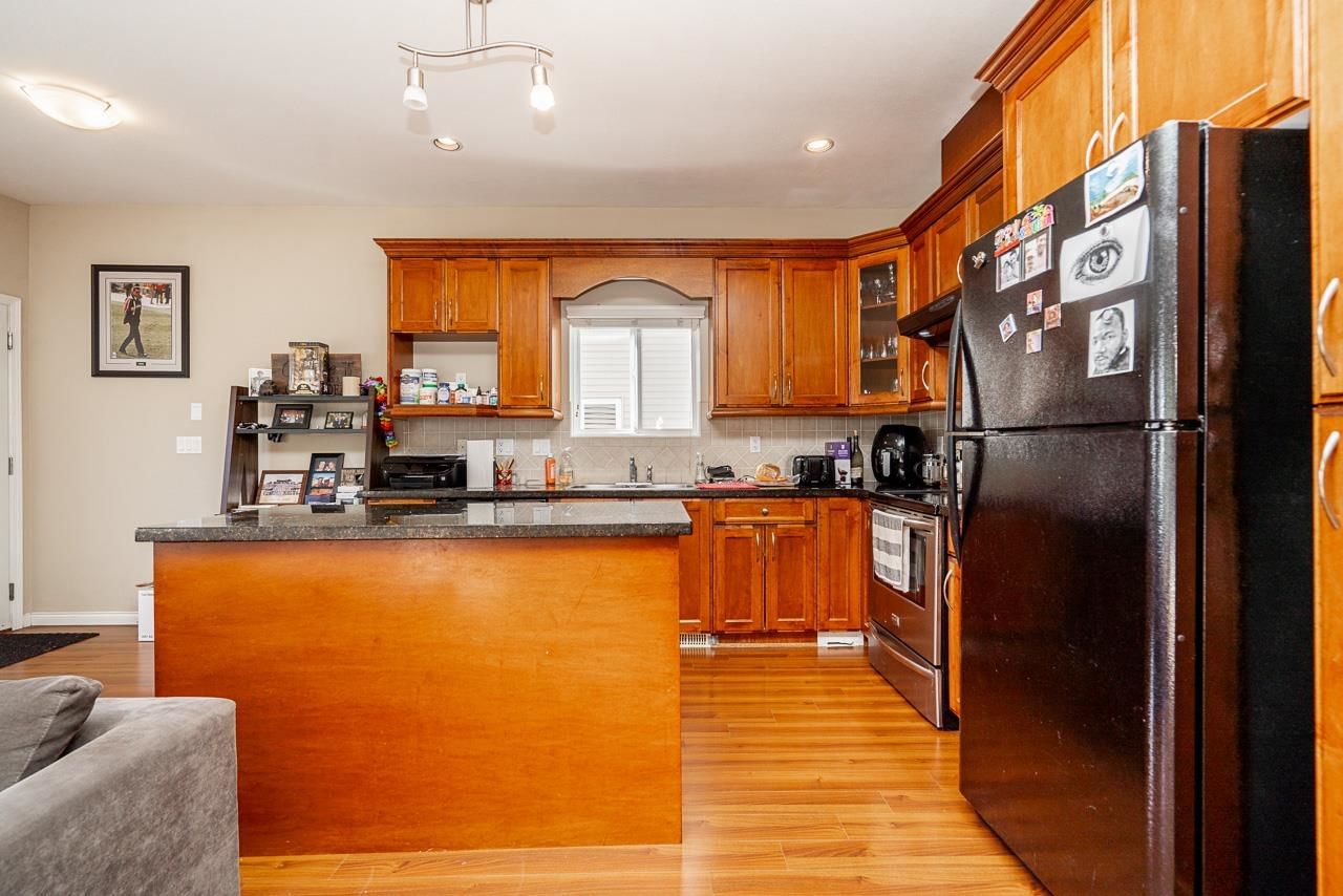 Listing Image 11