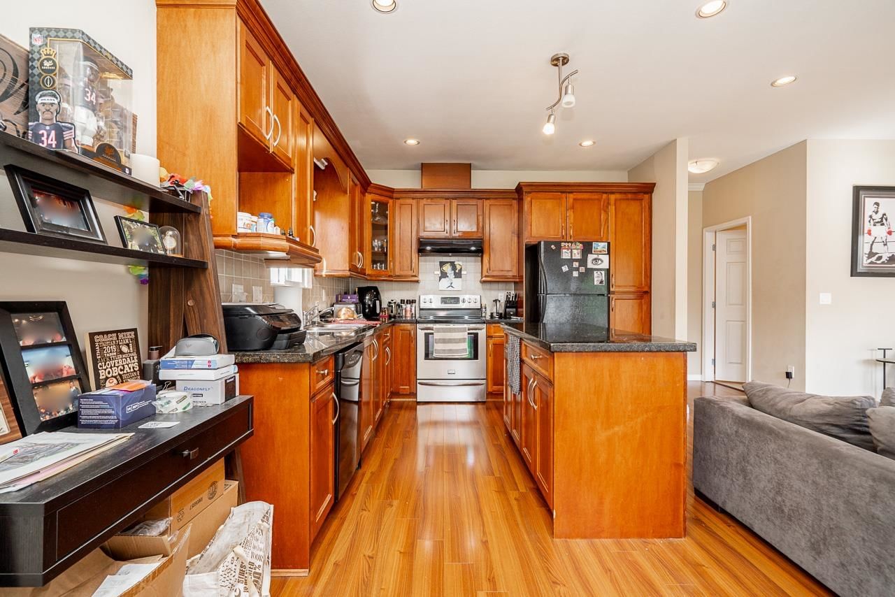 Listing Image 12