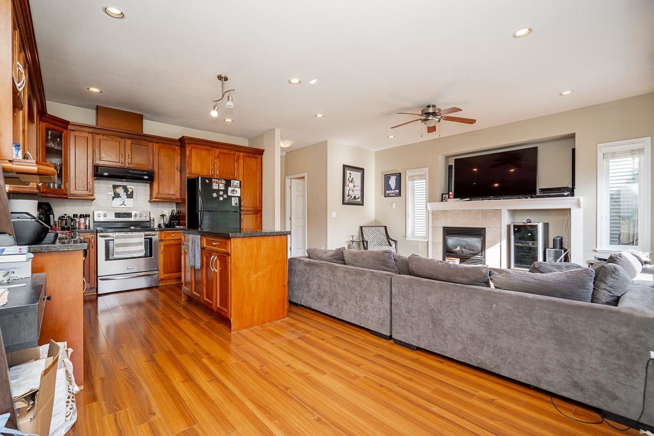Listing Image 13