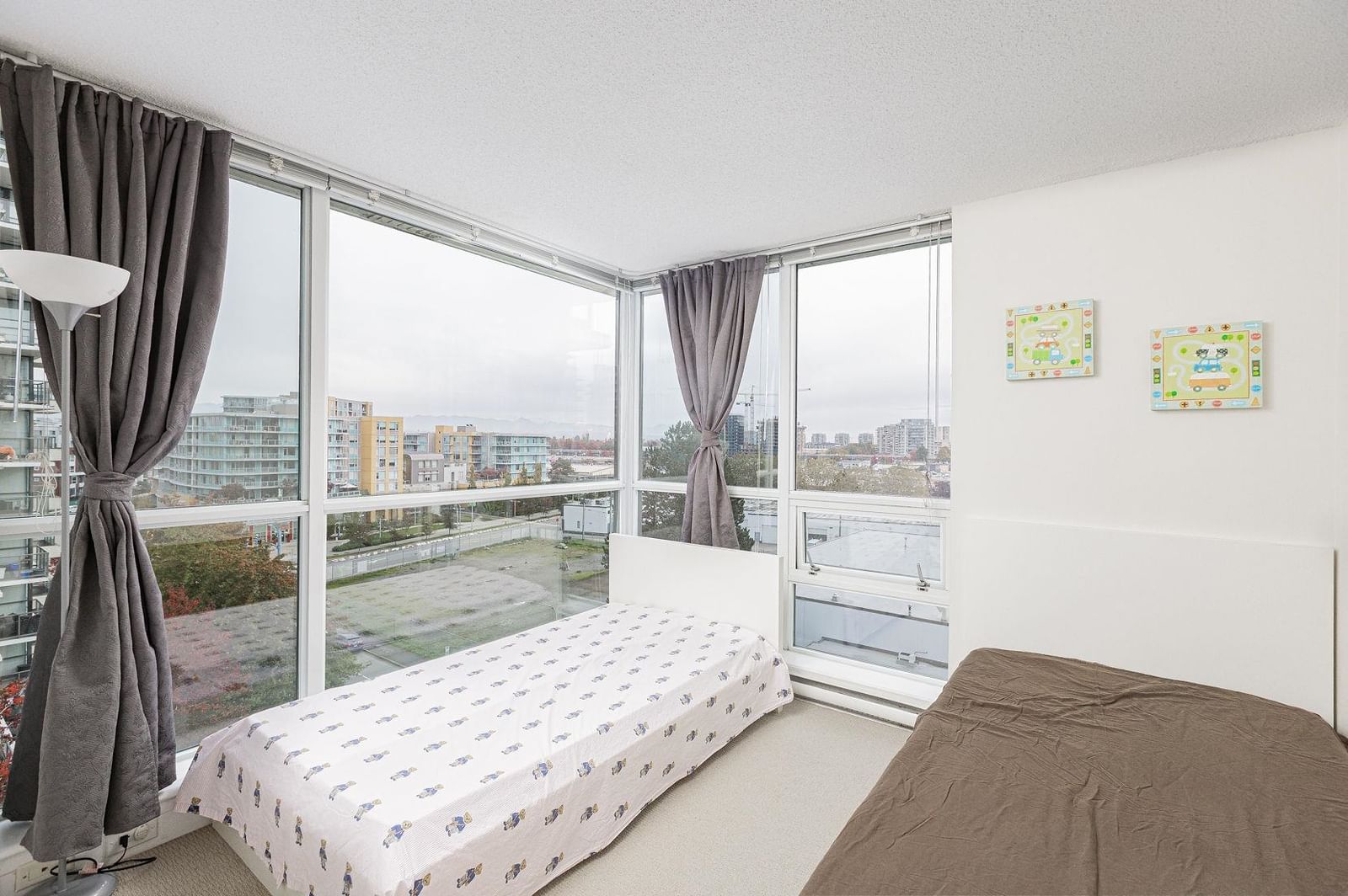 Listing Image 9