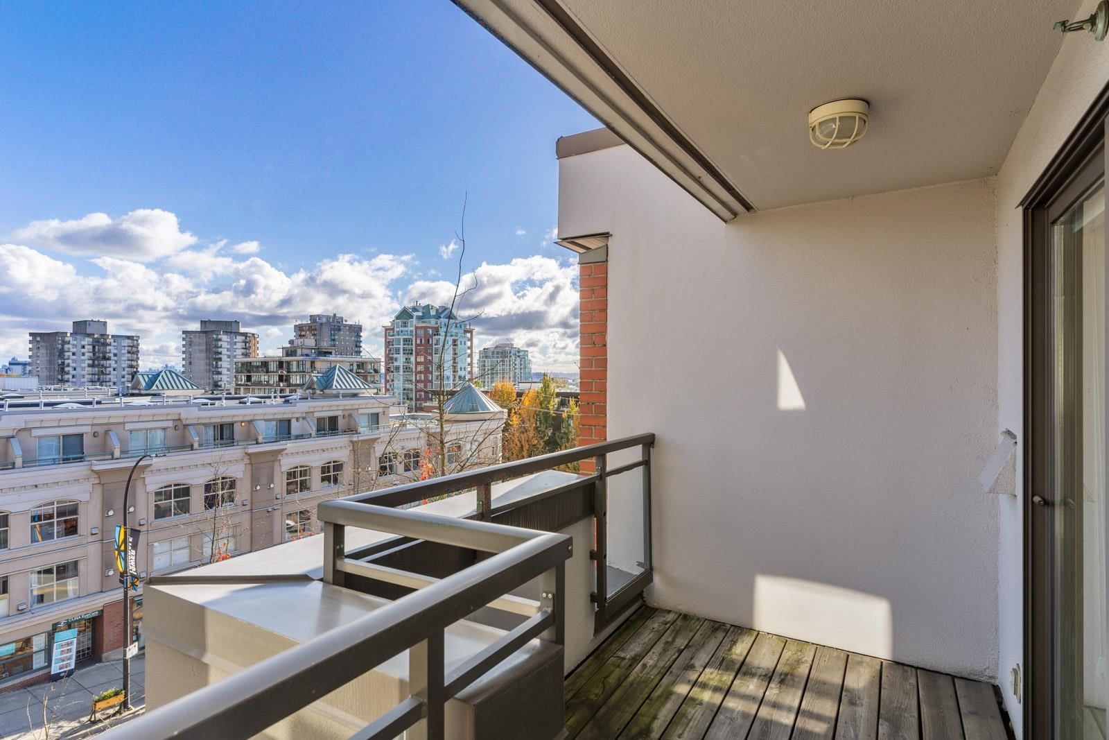 Listing Image 9