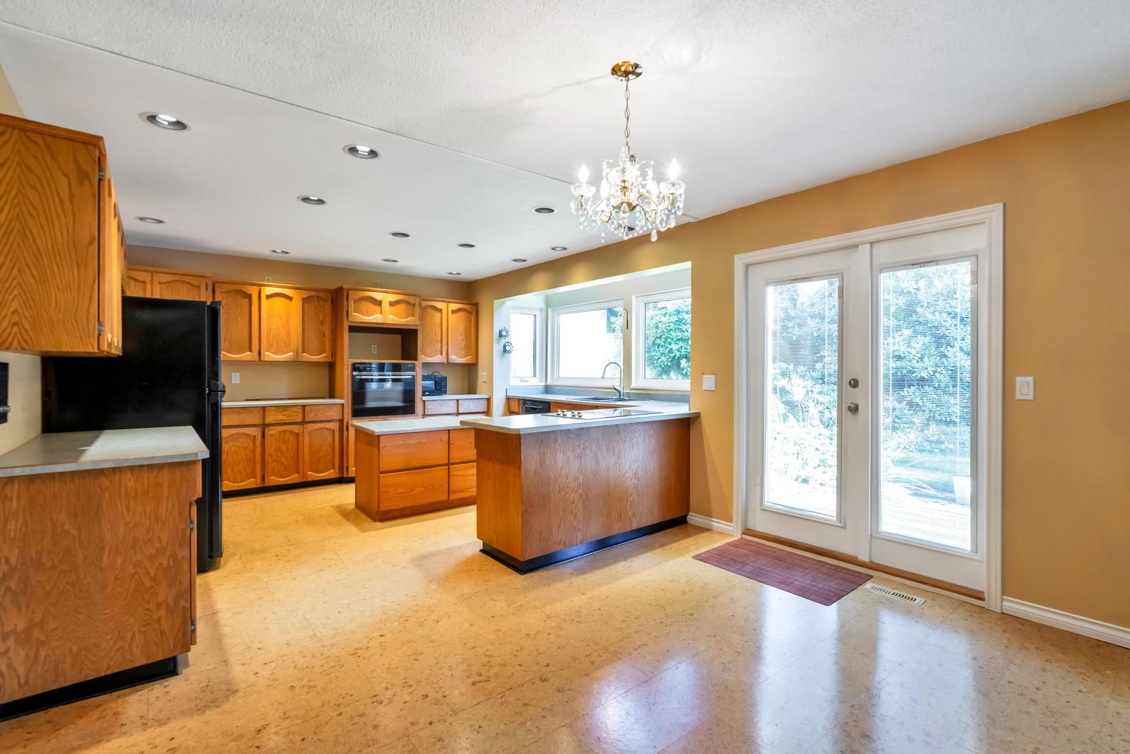 Listing Image 12