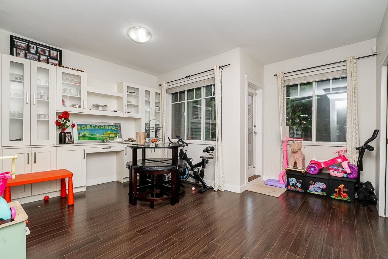 Listing Image 15