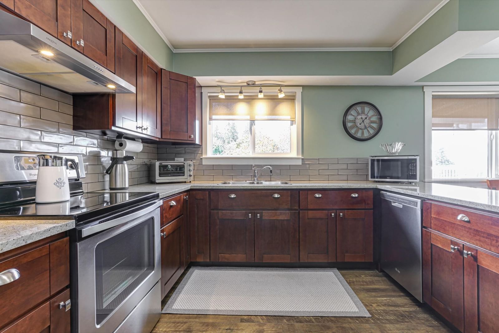 Listing Image 14