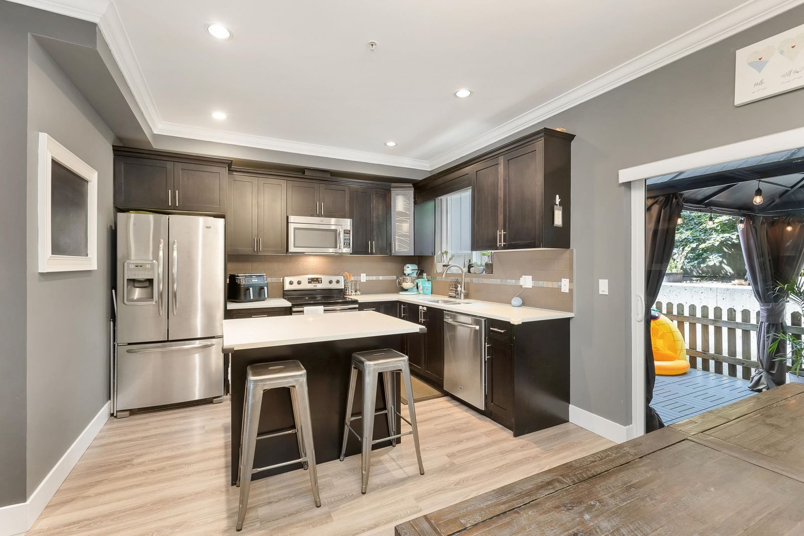Listing Image 10
