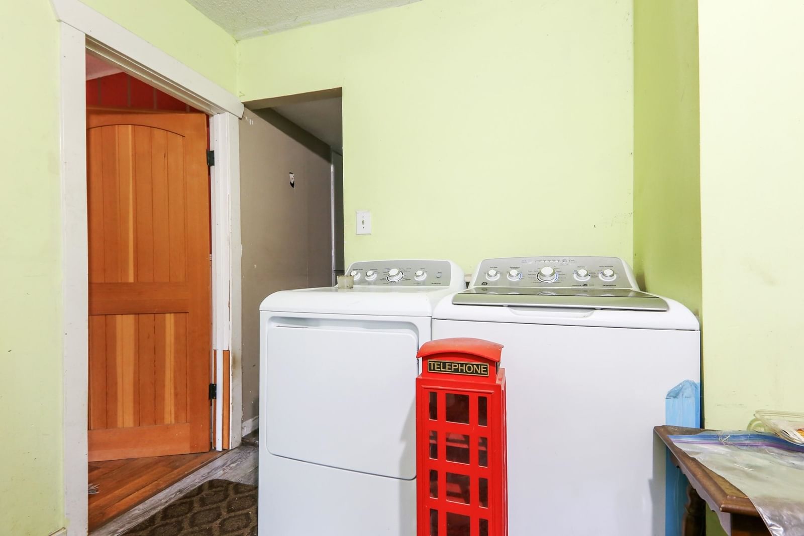 Listing Image 12
