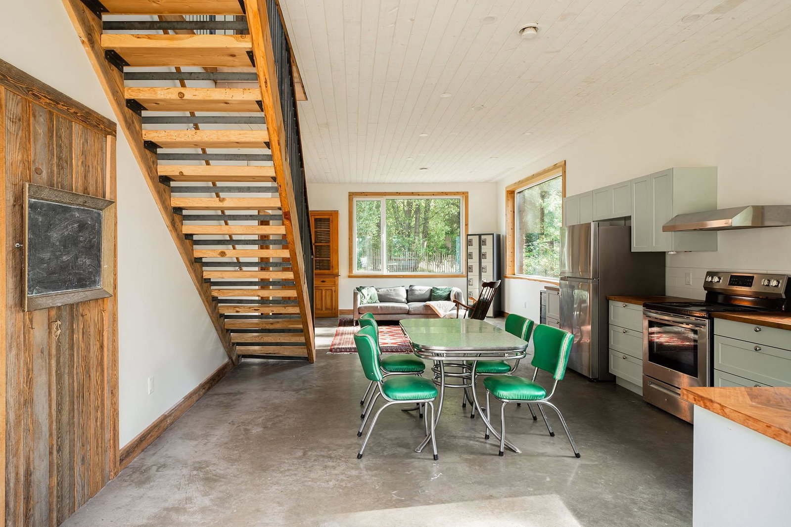 Listing Image 9