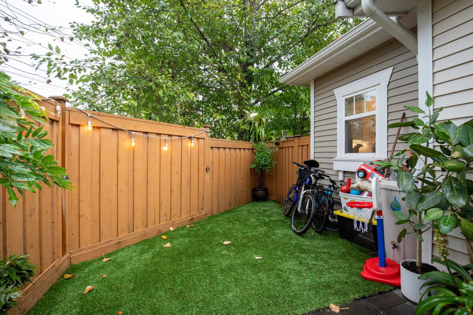 Listing Image 11