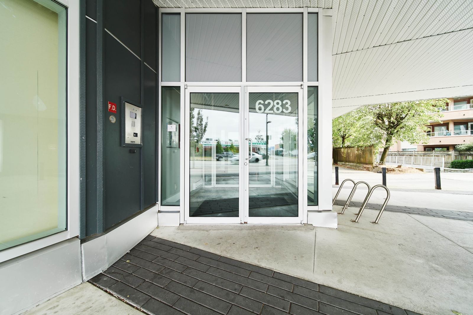 Listing Image 16