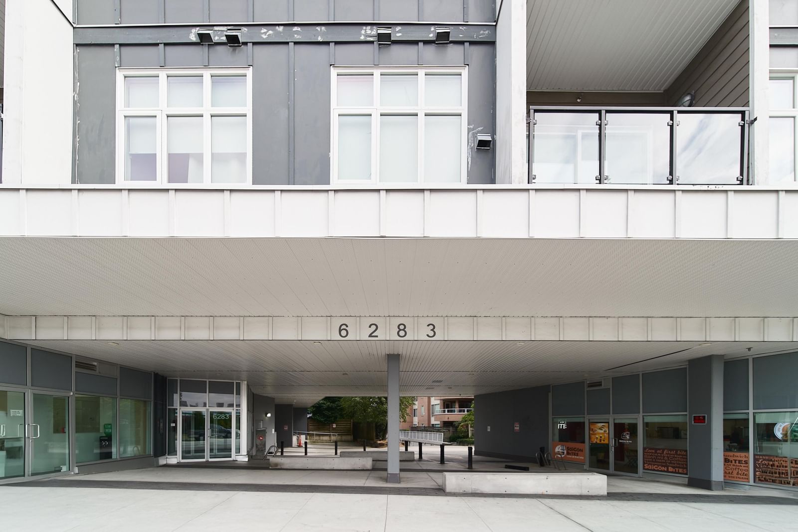 Listing Image 18