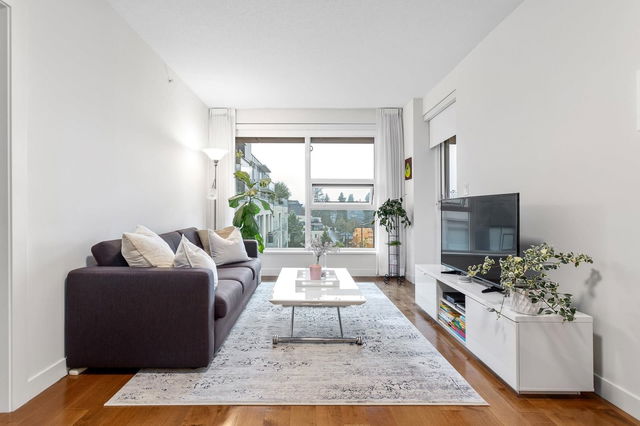 506 - 4083 Cambie Street