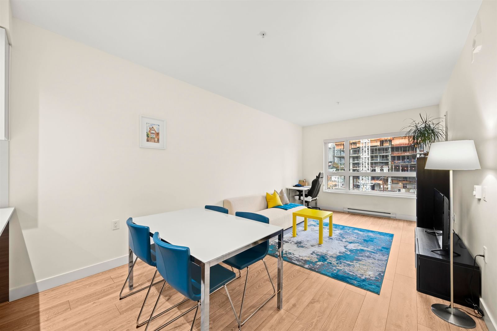Listing Image 12