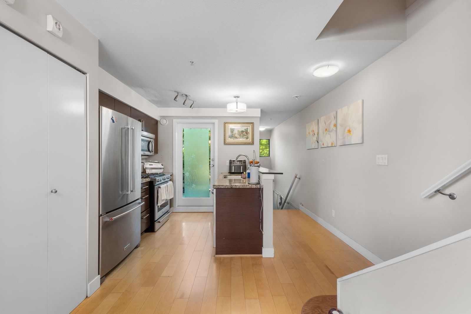 Listing Image 8