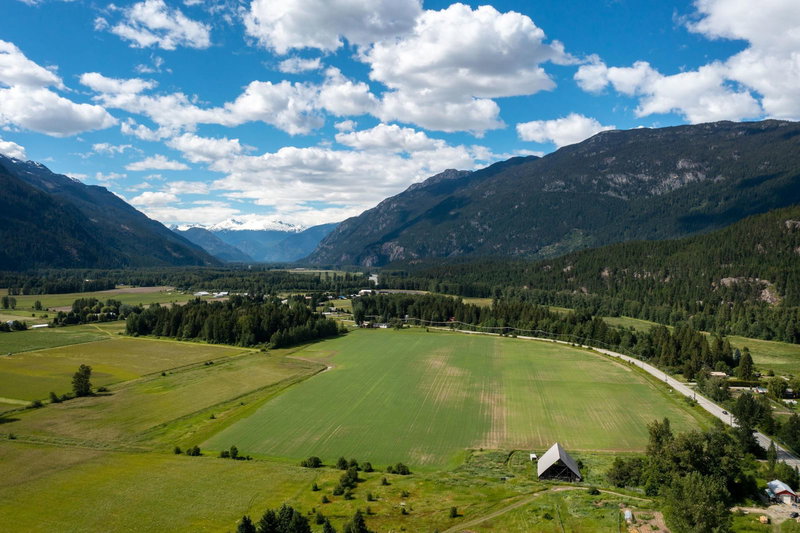 7631 Pemberton Meadows Road, Pemberton, V0N 2L2 | Image 2