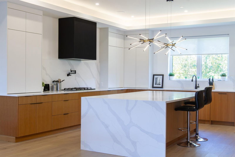 8 - 3385 Mamquam Road, Squamish, V8B 0E3 | Image 2