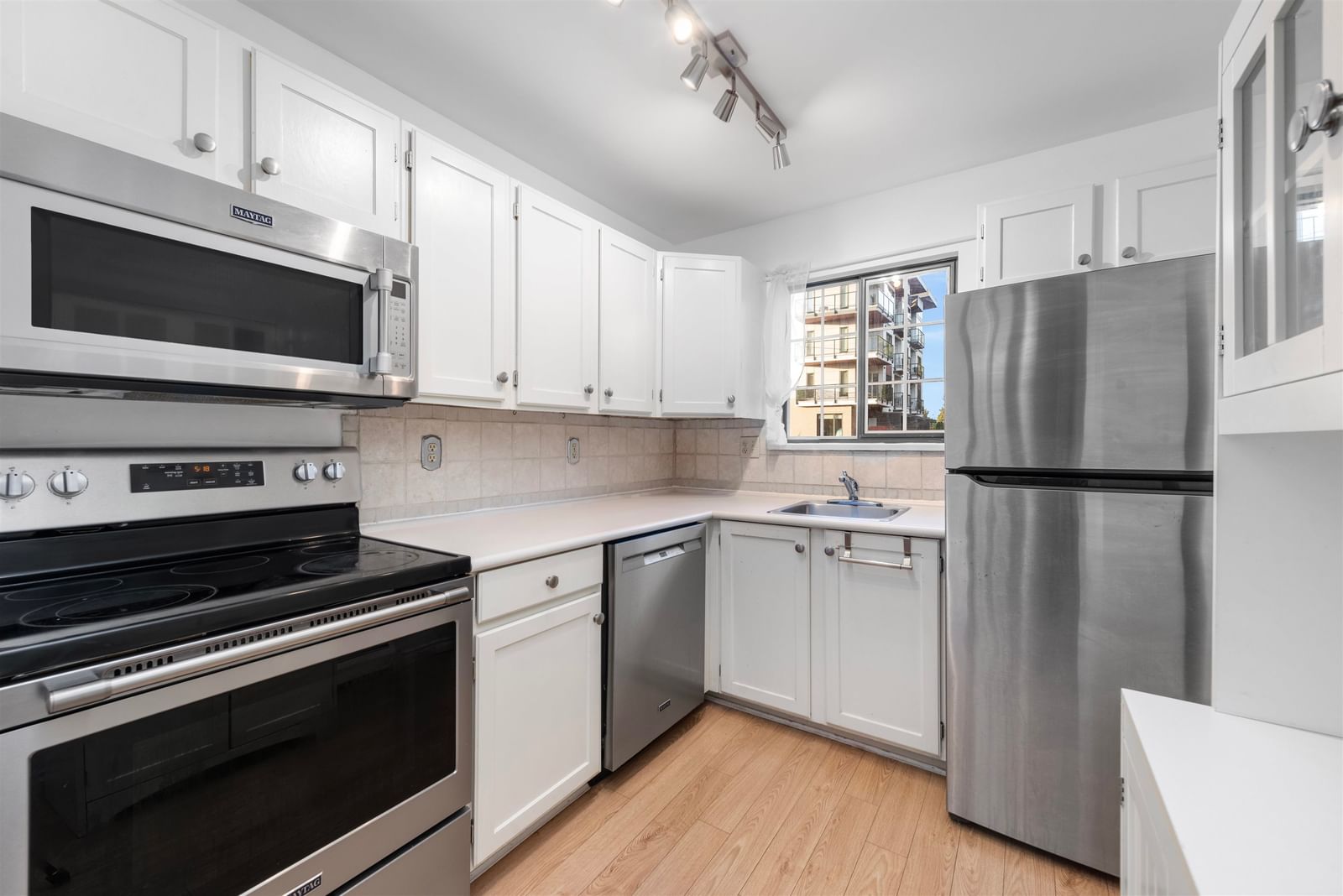 Listing Image 13