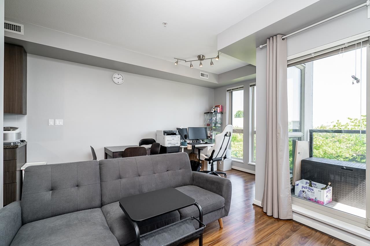 Listing Image 13