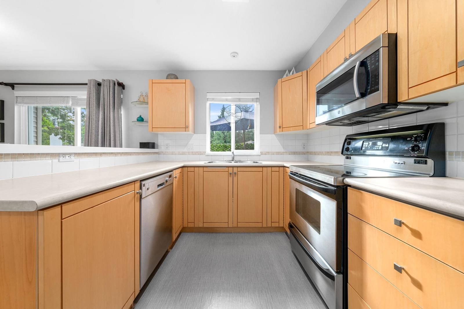 Listing Image 16