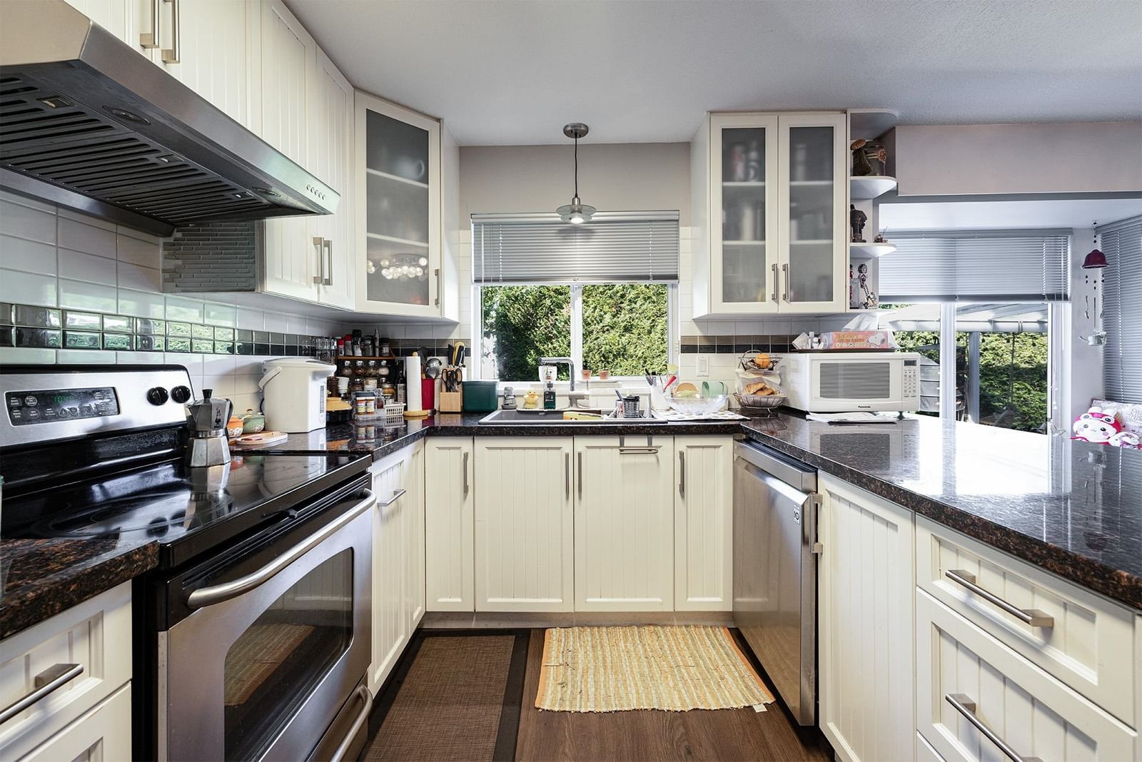 Listing Image 12