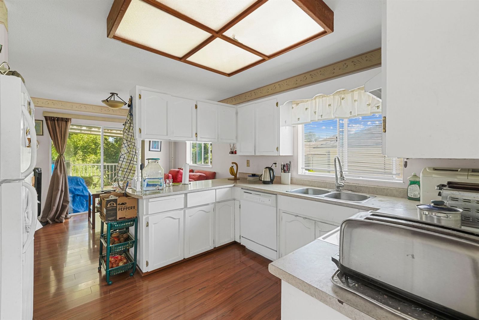 Listing Image 12