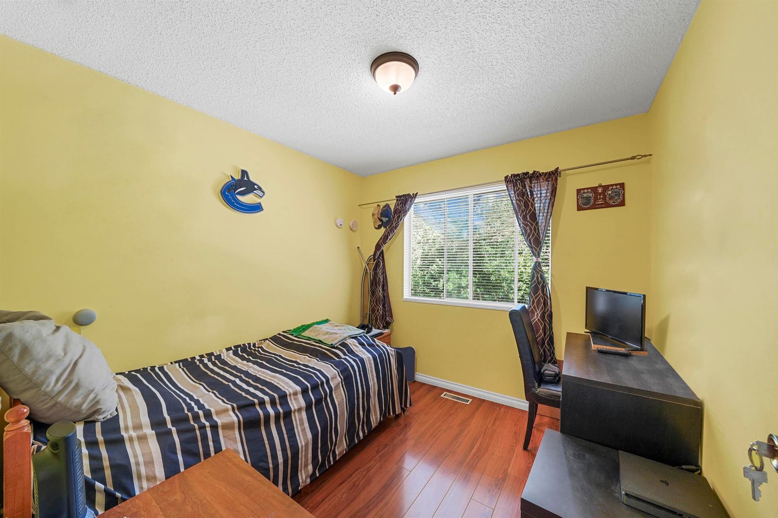 Listing Image 18