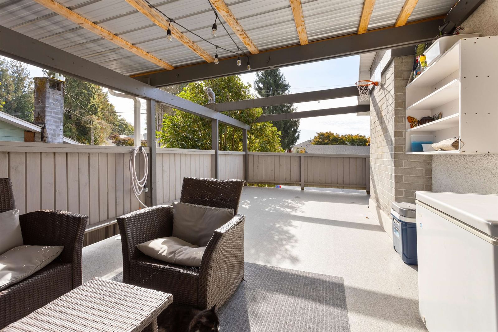 Listing Image 11