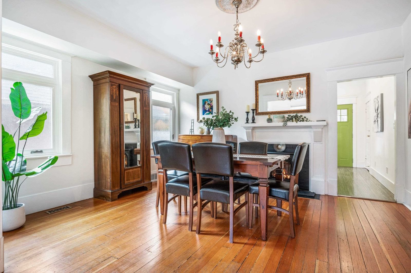 Listing Image 10