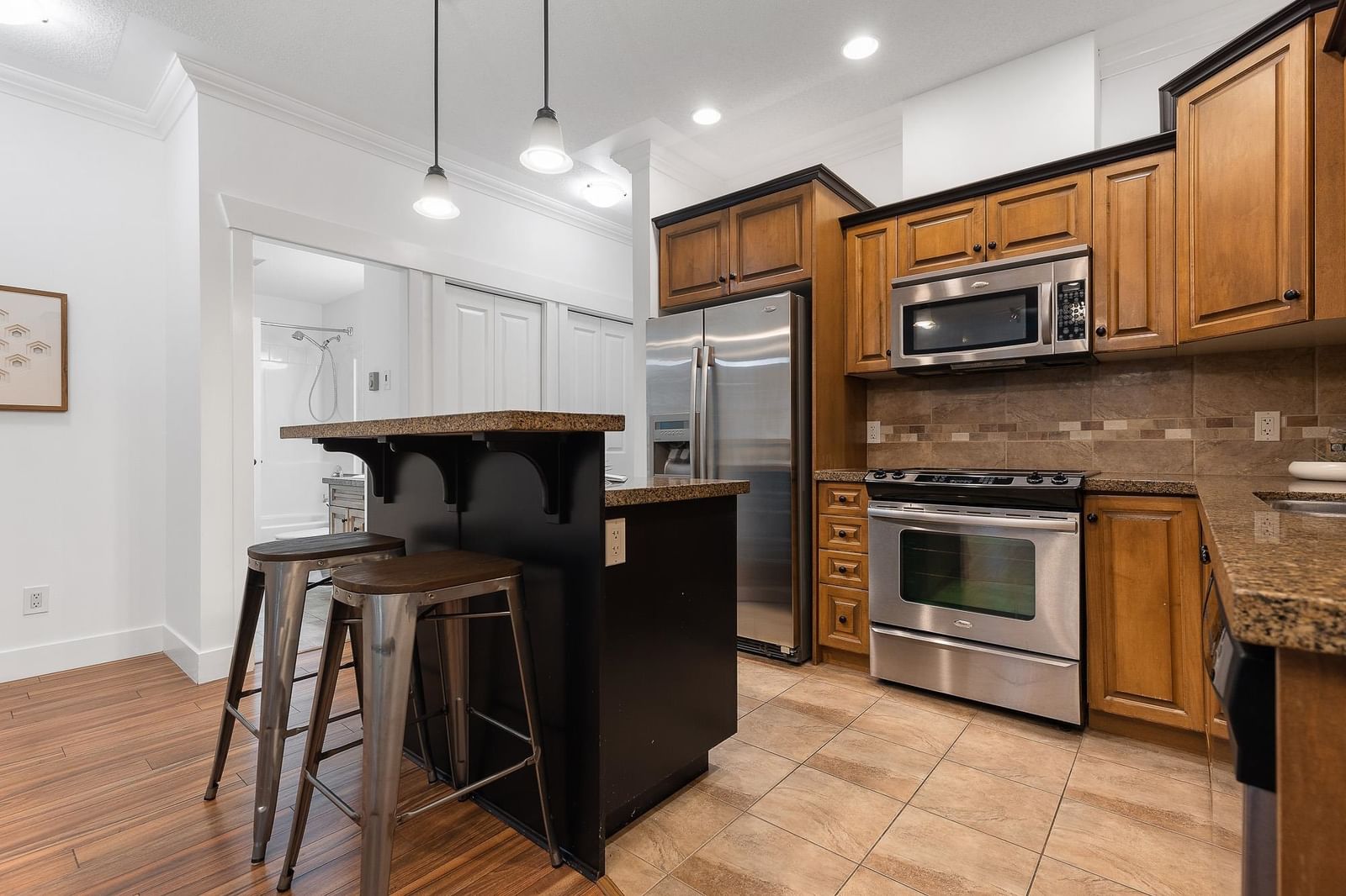 Listing Image 9