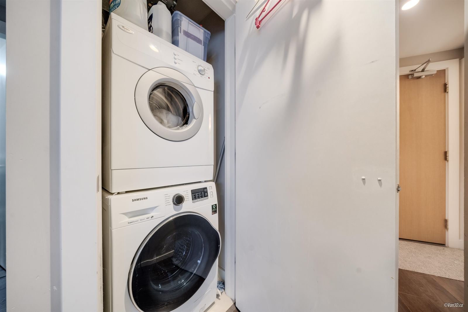 Listing Image 6