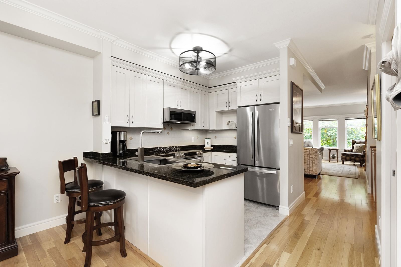 Listing Image 9