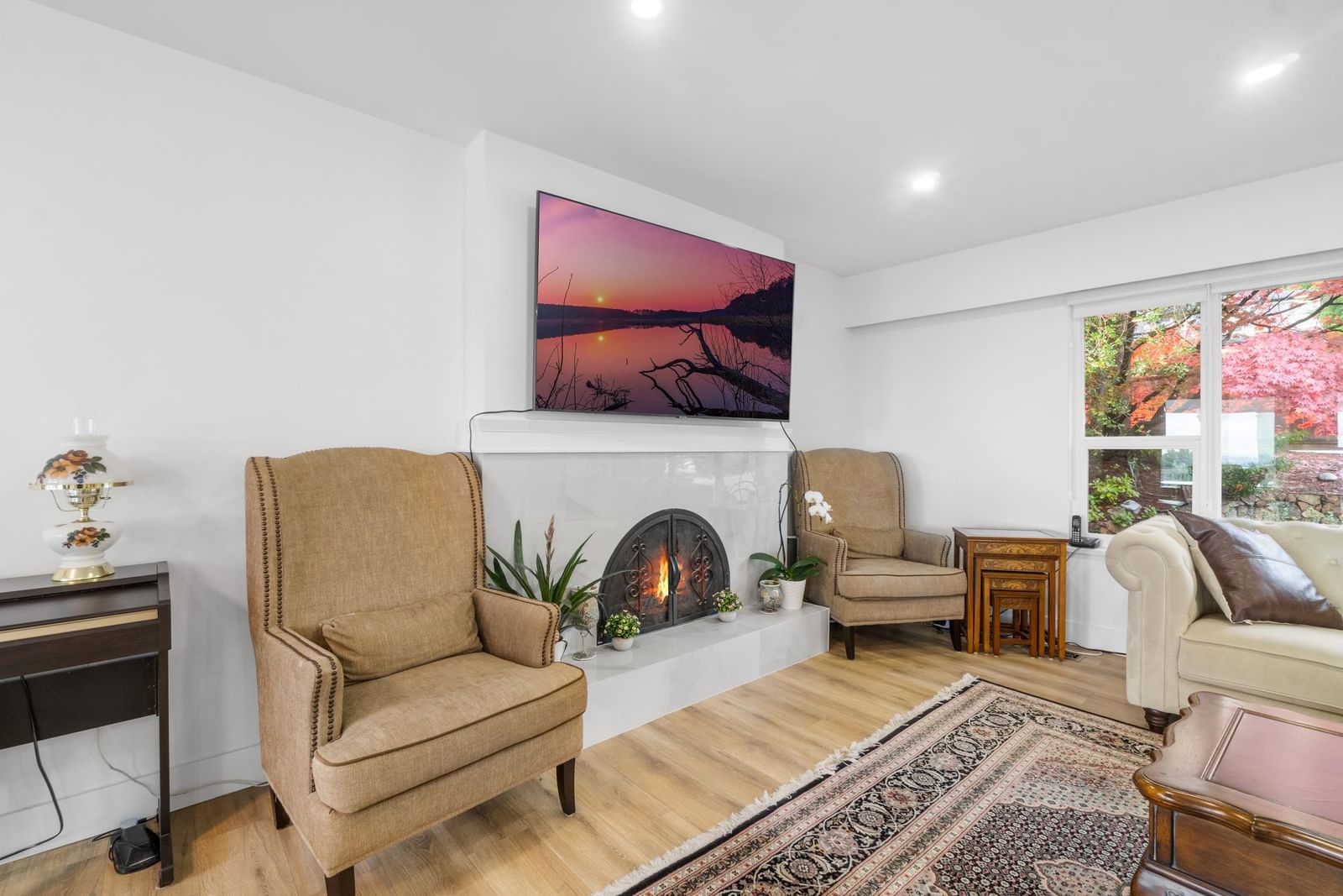 Listing Image 11