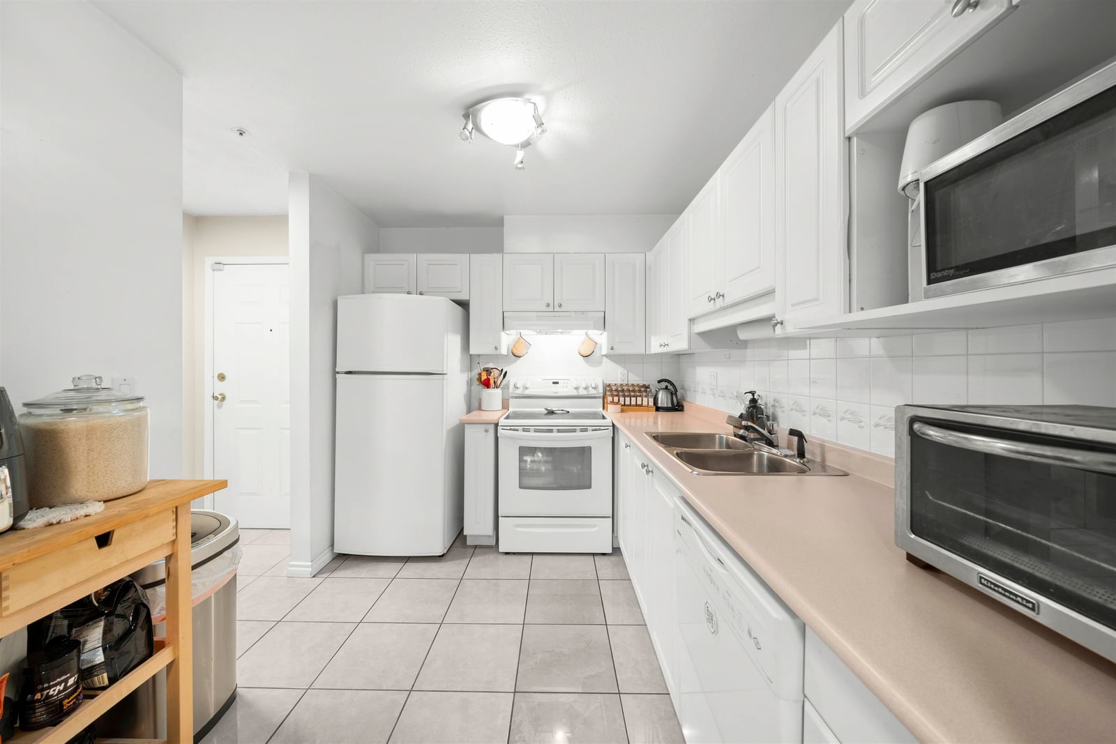 Listing Image 14