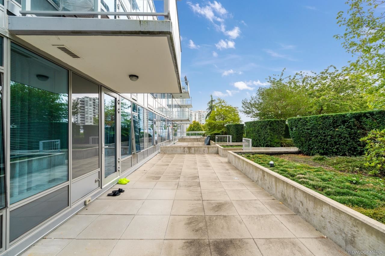 Listing Image 8
