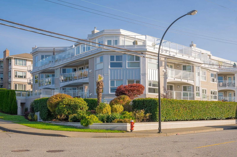 307 - 15367 Buena Vista Avenue, White Rock, V4B 1Y7 | Image 2