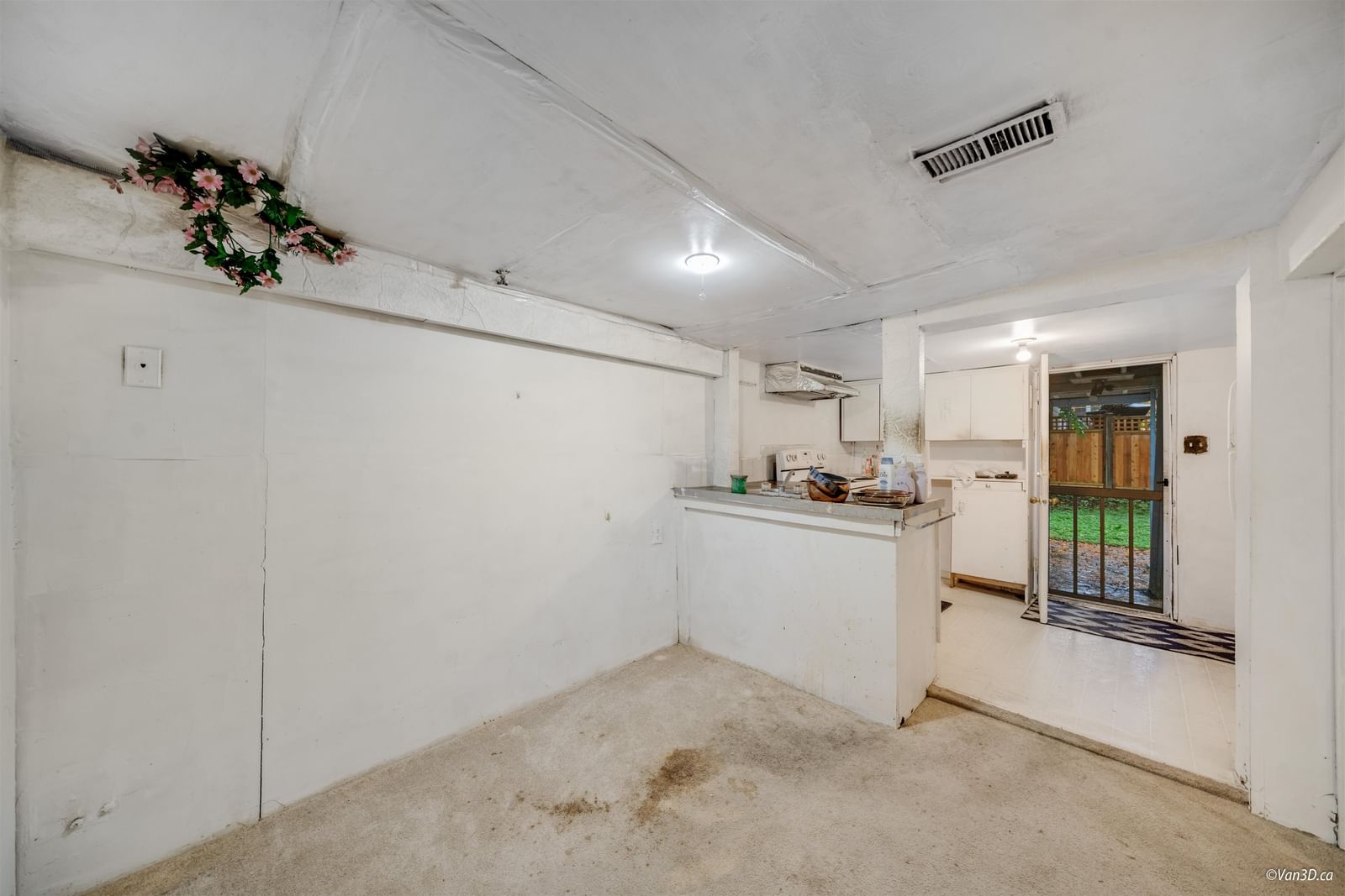 Listing Image 17