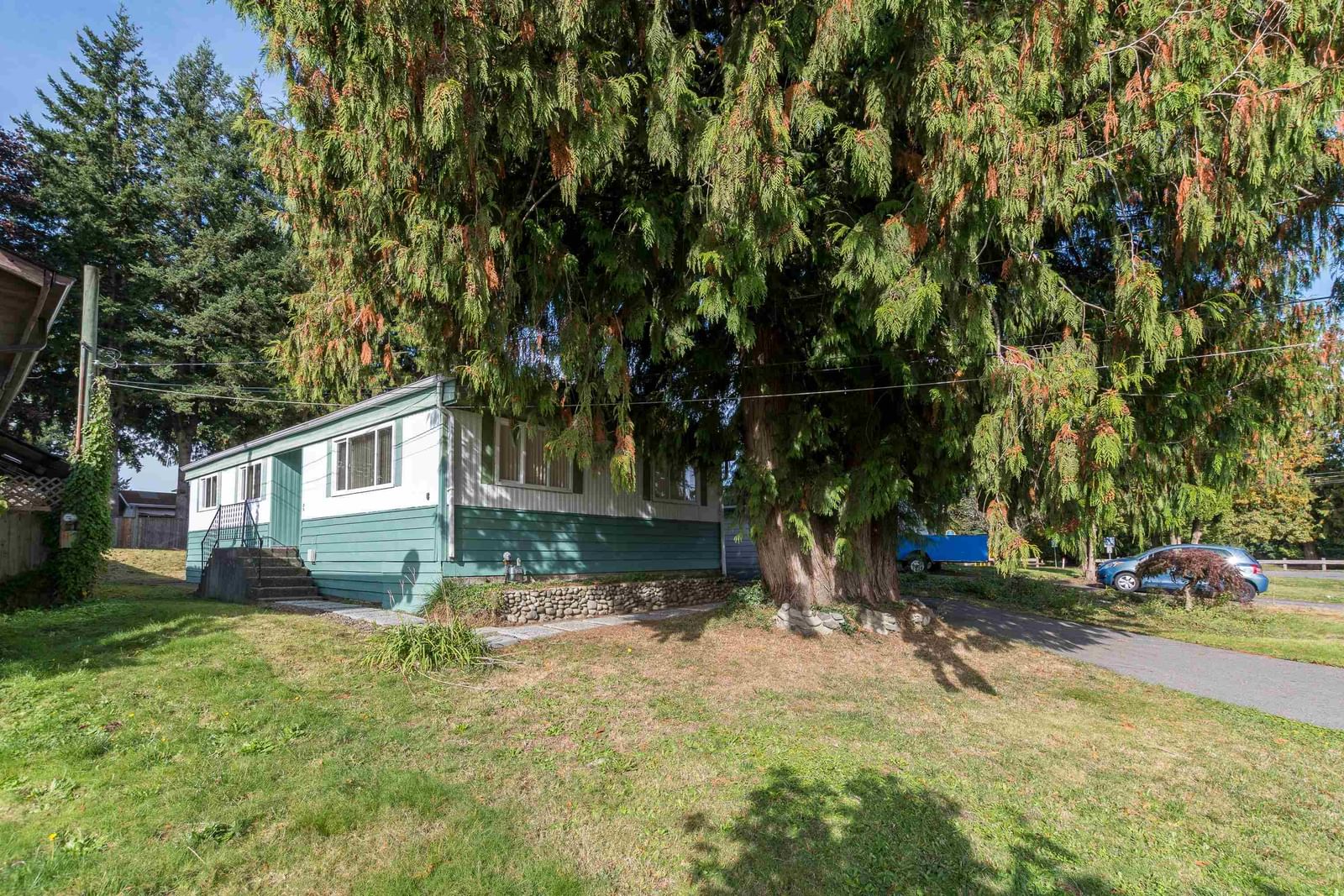Listing Image 4