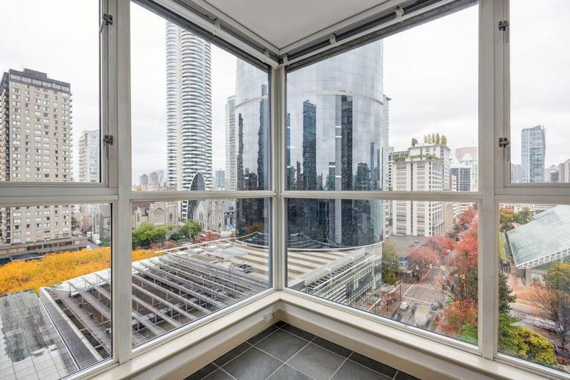 1068 Hornby Street #1605, Vancouver, British Columbia (MLS R2938076)