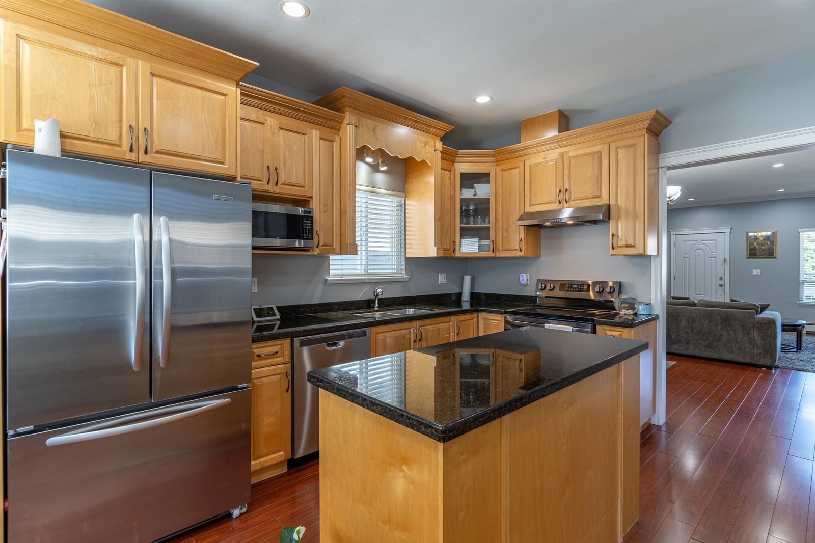 Listing Image 10