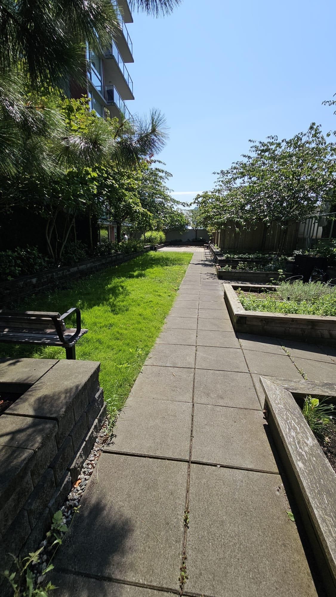 Listing Image 10