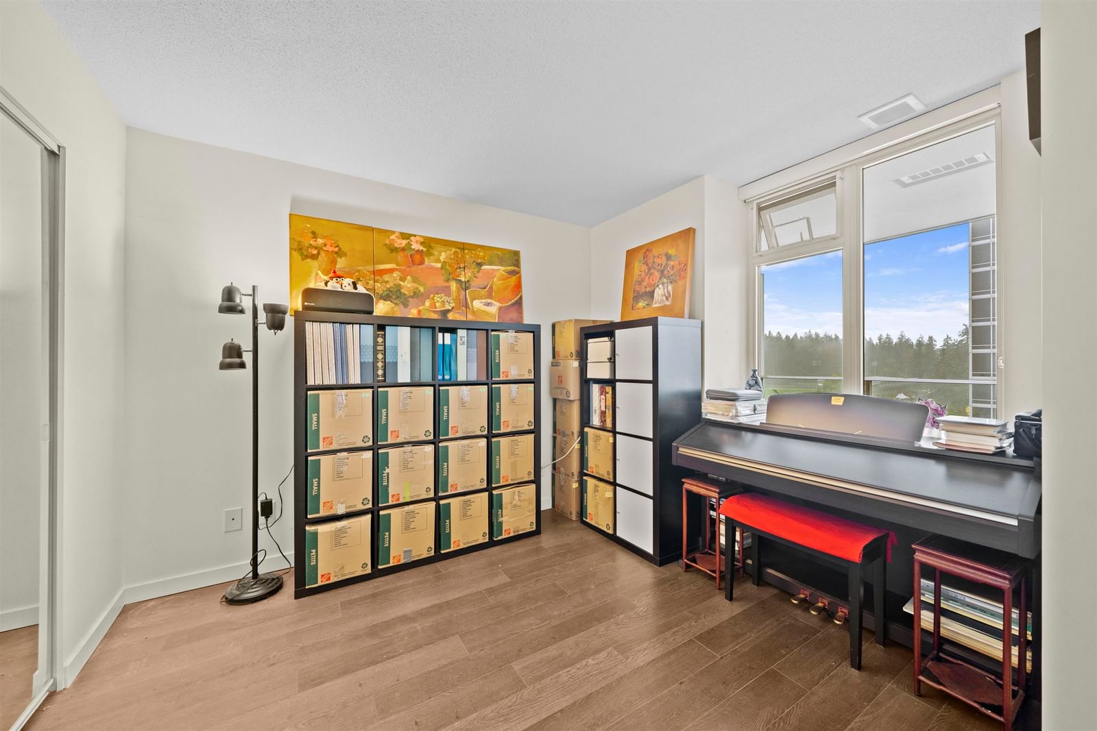 Listing Image 11