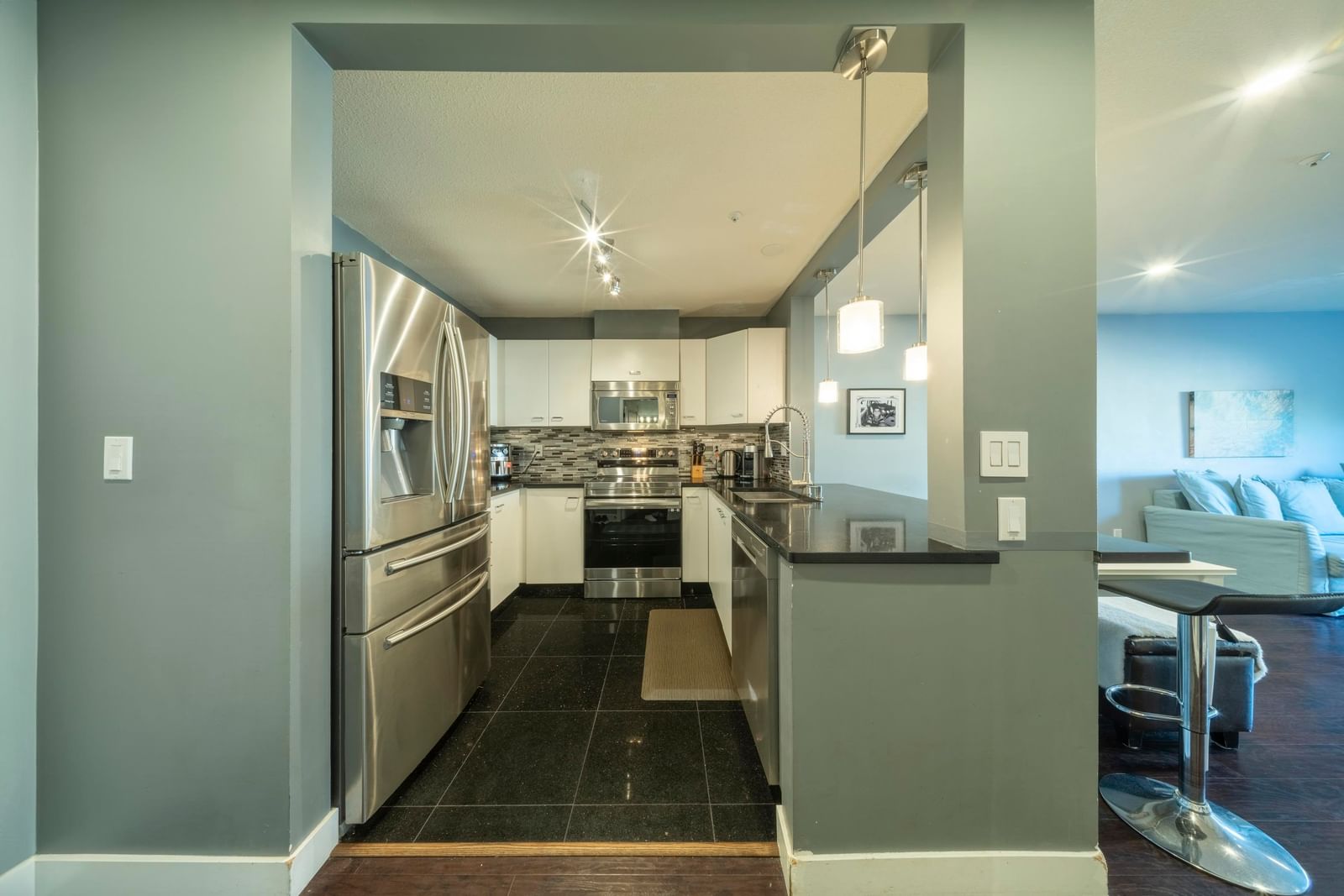 Listing Image 9