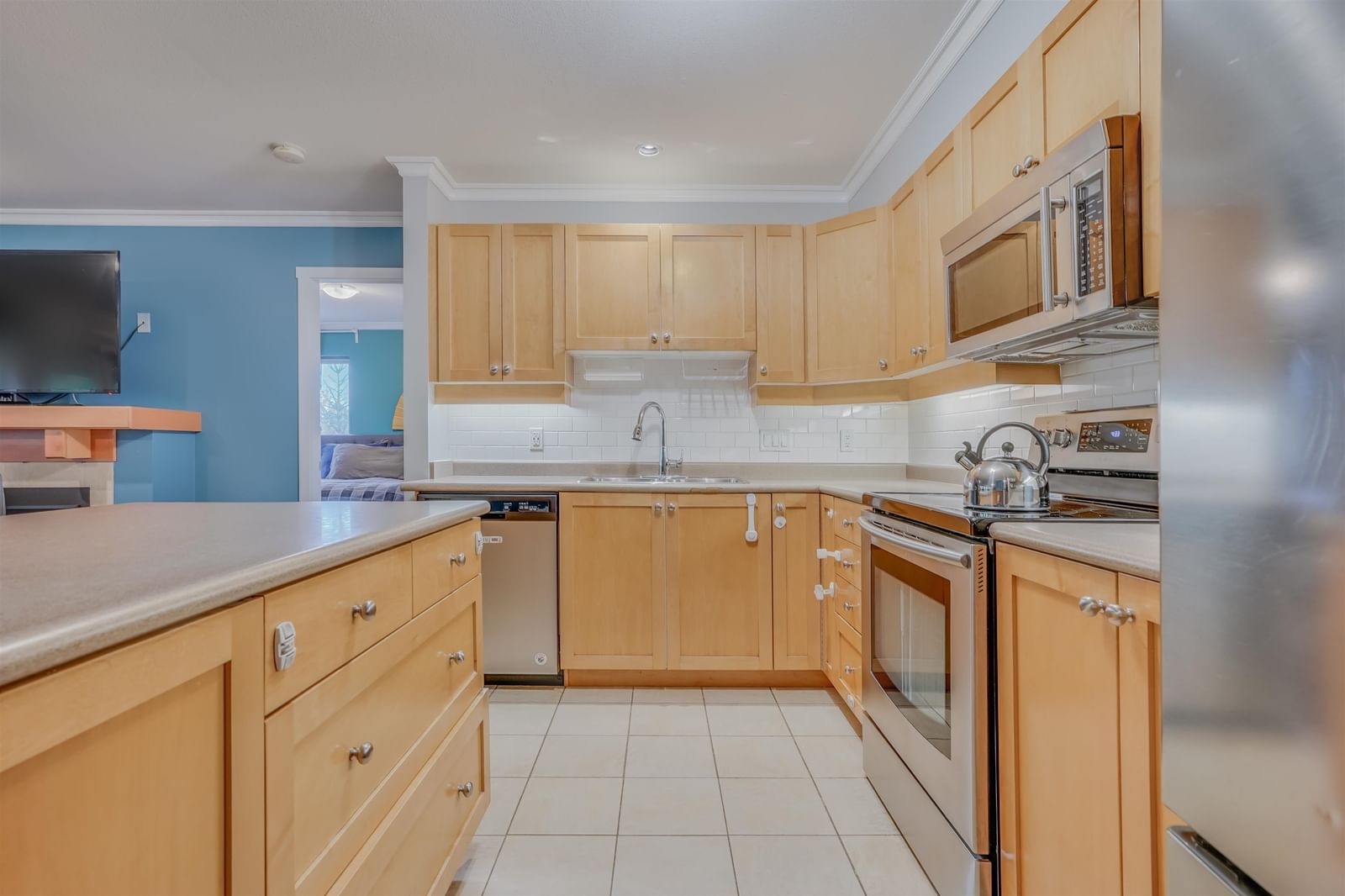 Listing Image 6