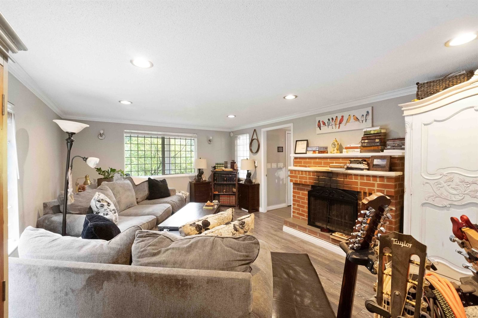 Listing Image 15