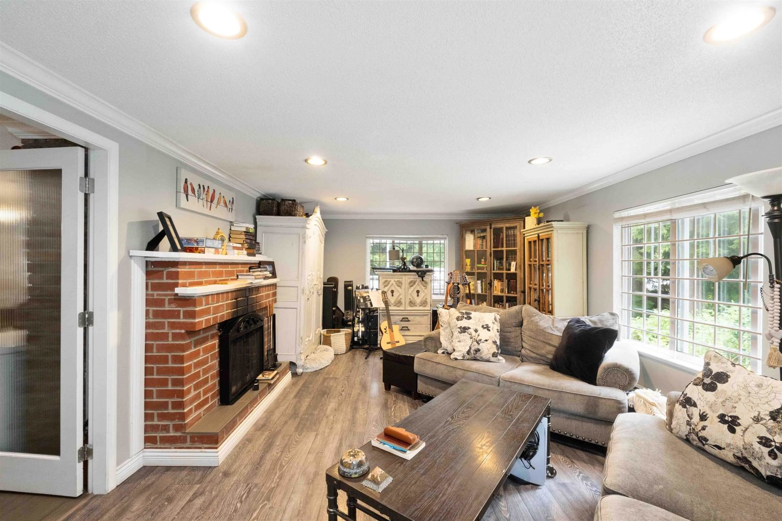 Listing Image 16