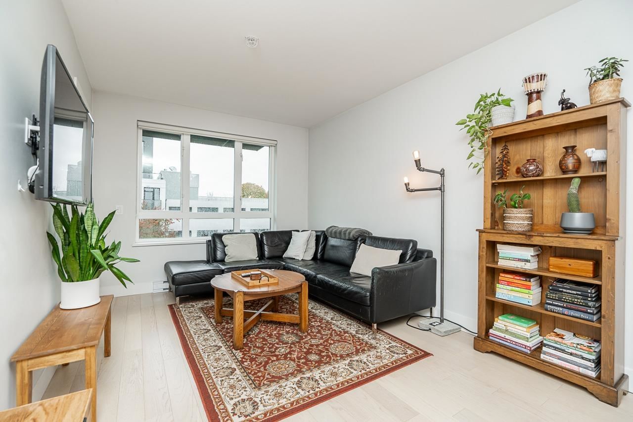Listing Image 11