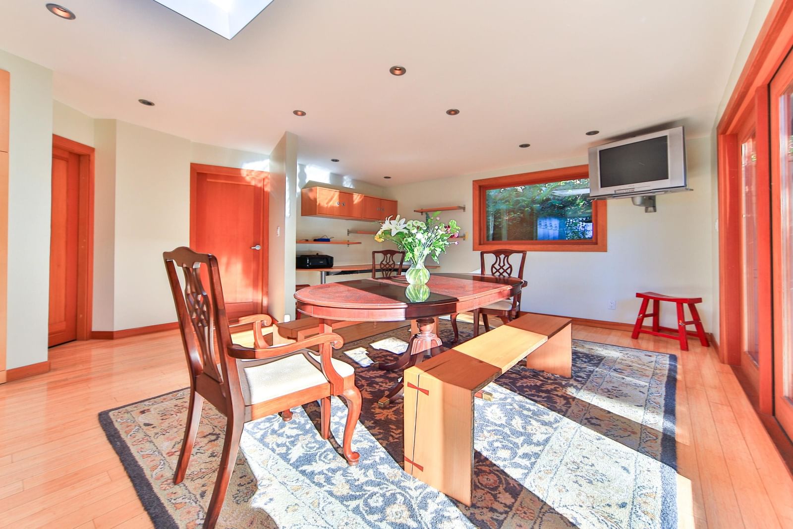 Listing Image 10