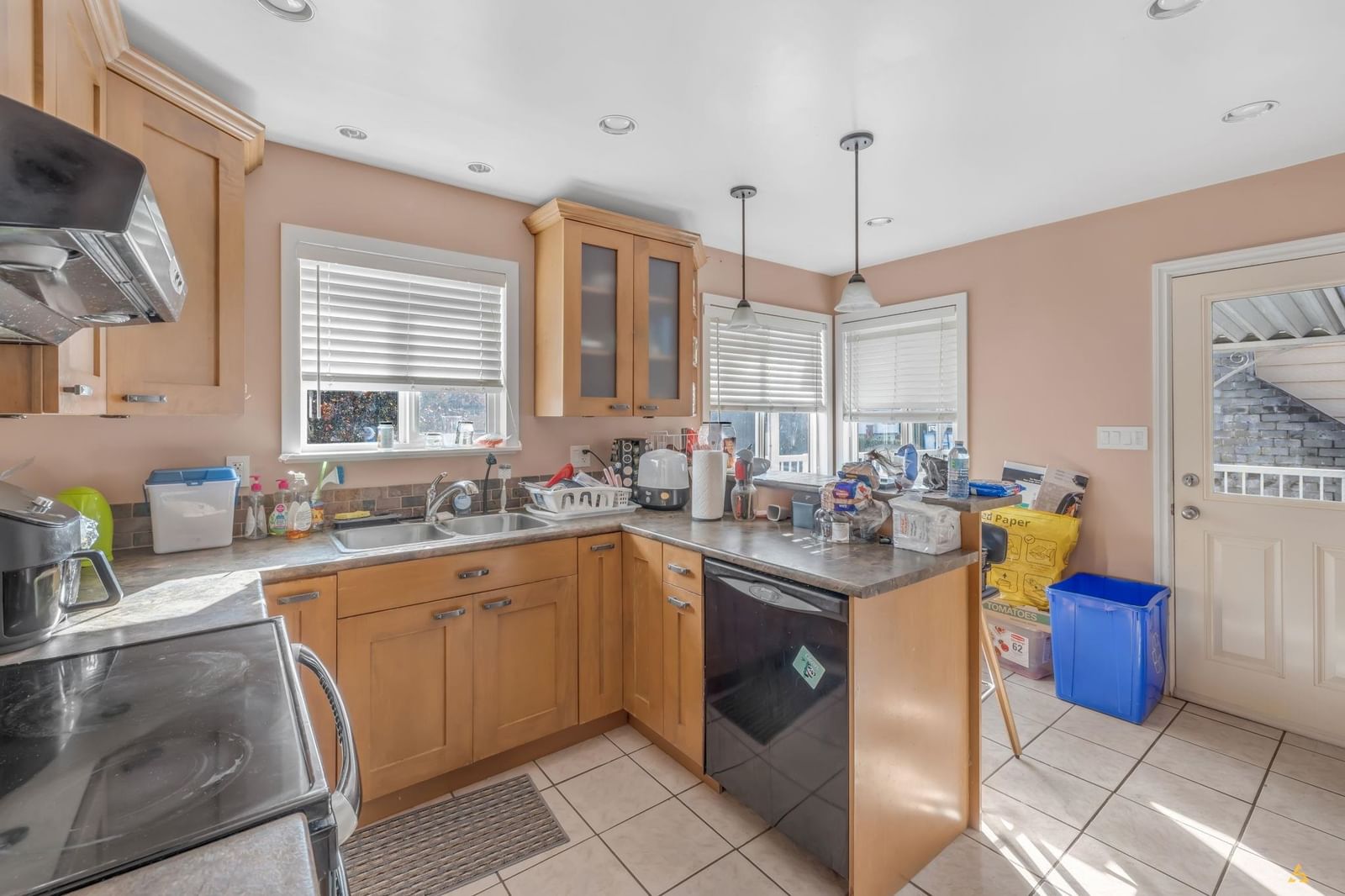 Listing Image 9