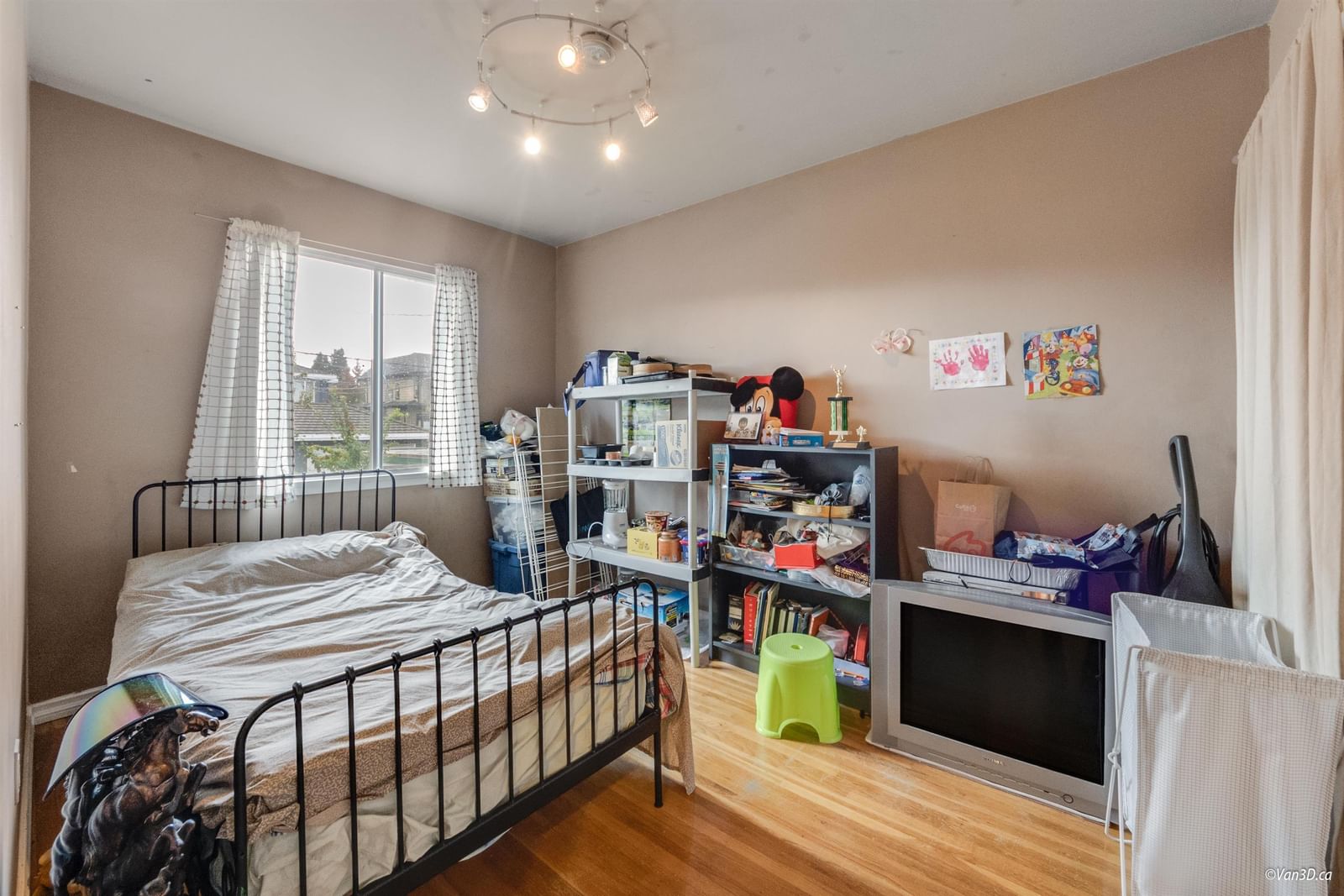Listing Image 16