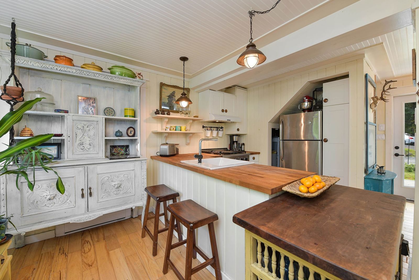 Listing Image 12